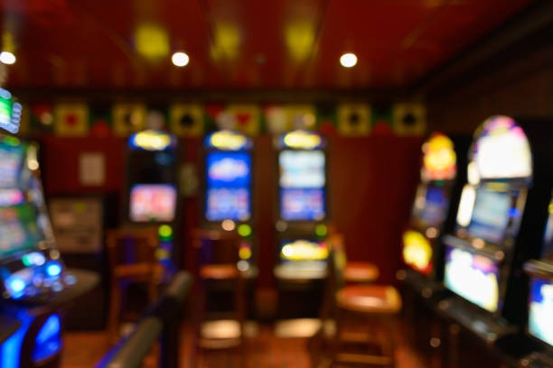 latotoslot live baccarat table with dealer studio view
